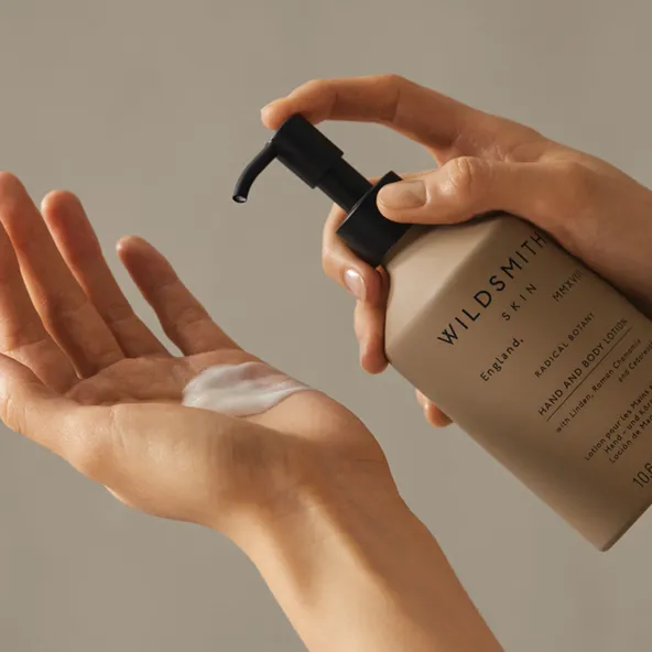 hand_lotion_how_to_use.webp