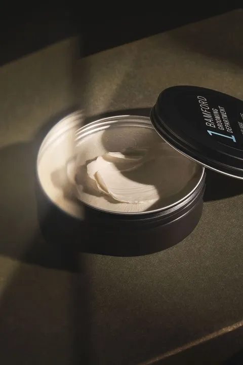 bgd_hair_wax_lifestyle.webp