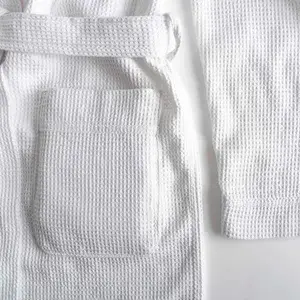 HONEY BATHROBE DETAILS 3.webp