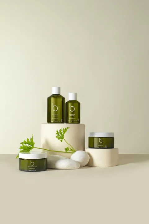 geranium_bath_oil_lifestyle_web.webp