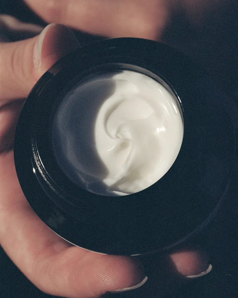 LaB_Regeneratingcream_TEXTURE.webp